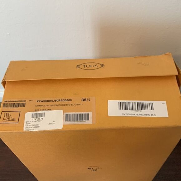 Tod’s trochetto suede leather boot size UE 35,5 or US 5,5 new in box - Picture 10 of 10